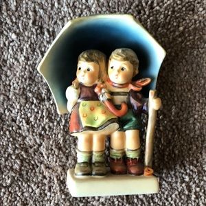 Goebel Hummel stormy weather